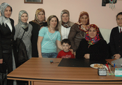 Köprübaşılı kadınlar Gazi'de