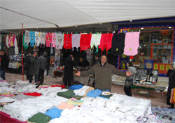 Esnaf kalabalıktan mutlu
