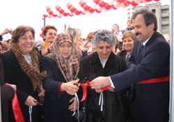 Tekkeköy'den bayanlara jest