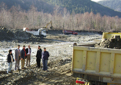 Ayancık yolunu bekliyor