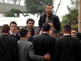 Balyozcular 832 kişiyi fişlemiş