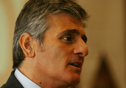 Tat, dünya deviyle ortaklık kurdu