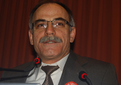 Rektör Akan'ın performans isyanı