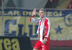 Göz yaşlarına boğuldu