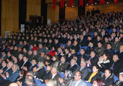 Şehit yakınlarına madalya