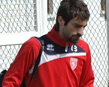 Az hata yapan kazanır