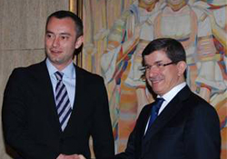Davutoğlu 'Yeni Osmanlı'yı karşı