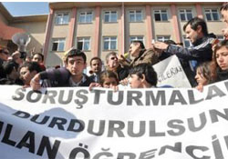 Hükümet gençlerden korkuyor