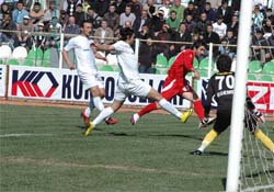 Yine çok kaçırdı