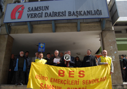 Maliye emekçileri eylemde