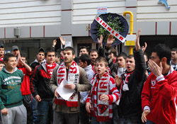 ŞİRİNLER'DEN FEDERASYONA PROTESTO