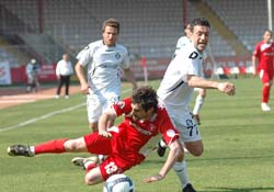 FUTBOLCULARINA YÜKLENDİ