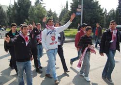 Taraftar YASAK dinlemedi