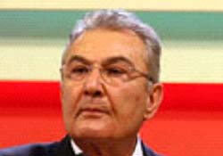 Baykal: Başbakan hıncını Tekel işçilerinden alıyor