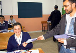 Kitap kampanyası, fakir öğrencileri sevindirdi