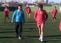 Hem hocalık hemde ağabeylik yapıyor