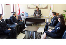 Polislerden Genç'e ziyaret