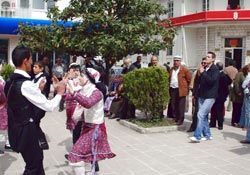 İşitmeden Oynadılar