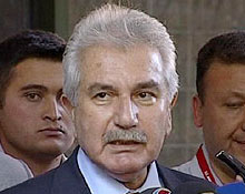 Özbek:"Atama kararnamesi gelmedi"