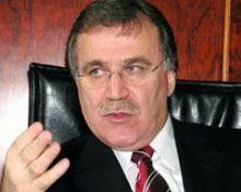 Mehmet Ali Şahin'e Tekel işçilerinden protesto