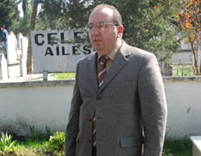 Bizi 10 kişi oynamaya mahkum etti