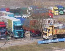 TŞOF: 400 bin kamyon otoparkta bekliyor