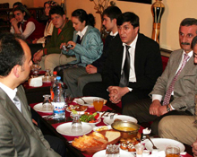 Finalist öğrencilere moral yemeği