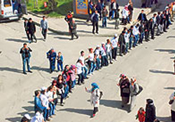 10 bin Rizeliden 2 kilometrelik horon halkası