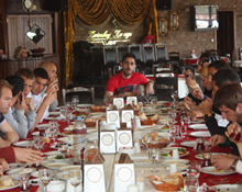 KAHVALTIDA BULUŞTULAR