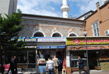 Mezarları denize döktüler