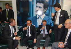 Cacharel'e görkemli açılış