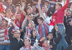 Taraftar görevini yapacak