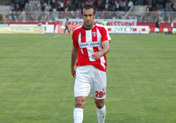 AYRILMAYI DÜŞÜNMÜYORUM