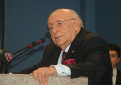 Demirel, Başbakan'ı kınadı