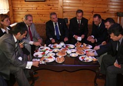 Demirtaş engellileri ağırladı