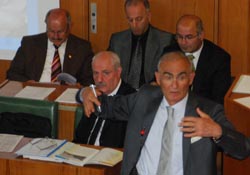 Yılmaz su satıcılarını kızdıracak