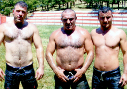 Azimle şampiyonluklara yürüyor