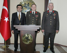 Komutan'dan Valiliğe ziyaret