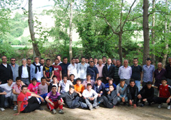 GÖNÜLLERİNCE EĞLENDİLER