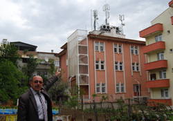 Yaşar Doğu'lu baz istasyonlarından şikayetçi