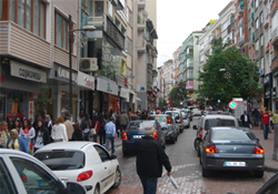 ÇİFTLİK CADDESİ TRAFİĞE KAPATILSIN!