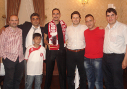 Ahmet Şahin Ödülünü Aldı