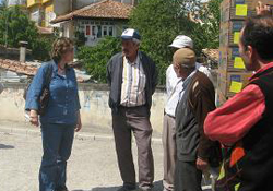 Çiftçilere sebze fidesi dağıtıldı