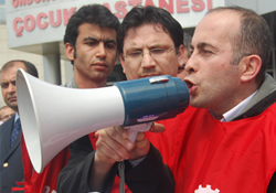 Gazi Devlet Hastanesi'nde maaşlara el konuyor