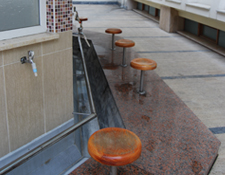 Abdest alırken soyuldu