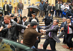 Dava siyasi pozisyona çekildi