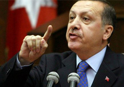Başbakan konuştu Arınç ağladı