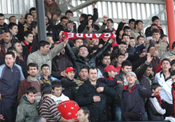 CADDE SESSİZLİĞİNİ BOZDU