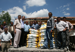 Tohumluk yardımı yapıldı