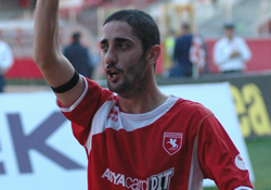 KALPARLA YILDIZI BARIŞMADI